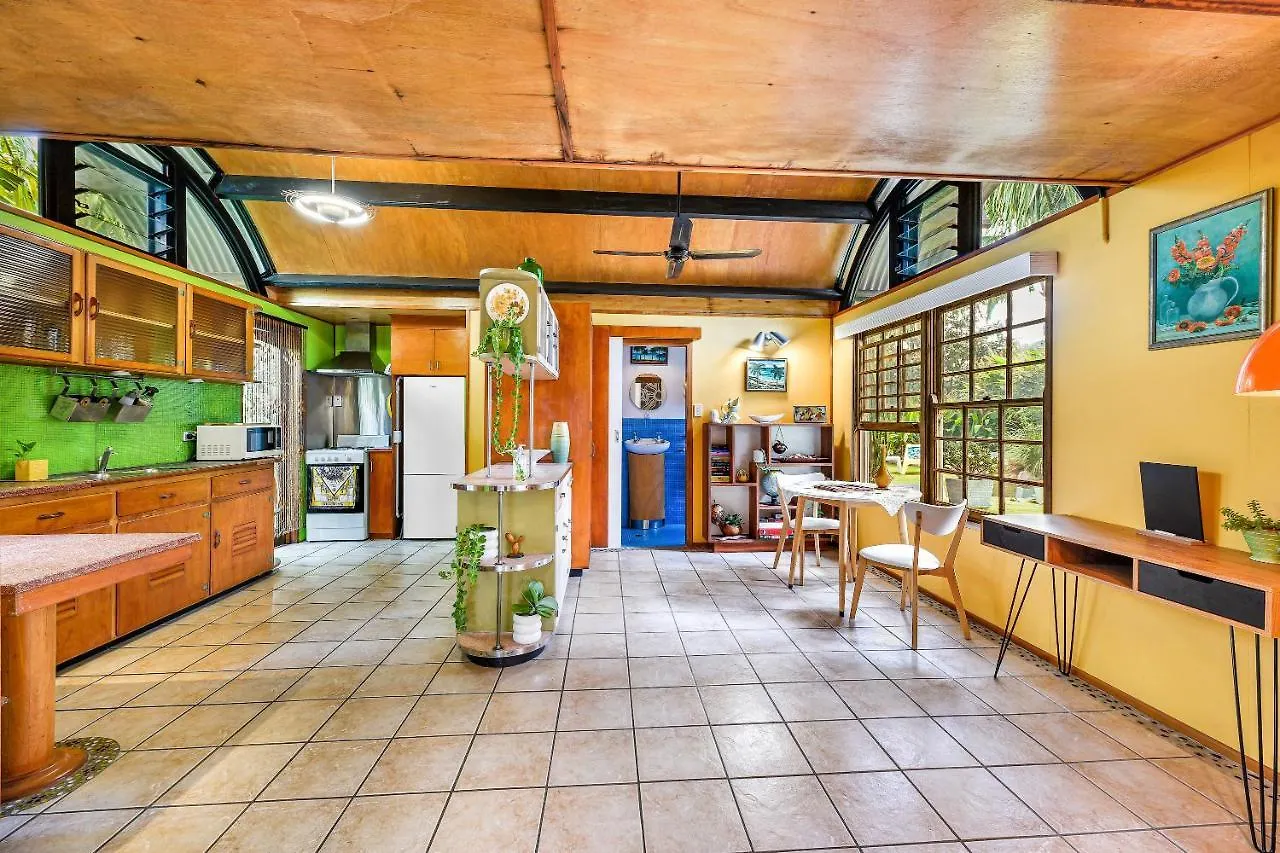 Cottonwood Cottage - Couples 'Pet Friendly' Retro Escape Mudjimba Semesterbostad