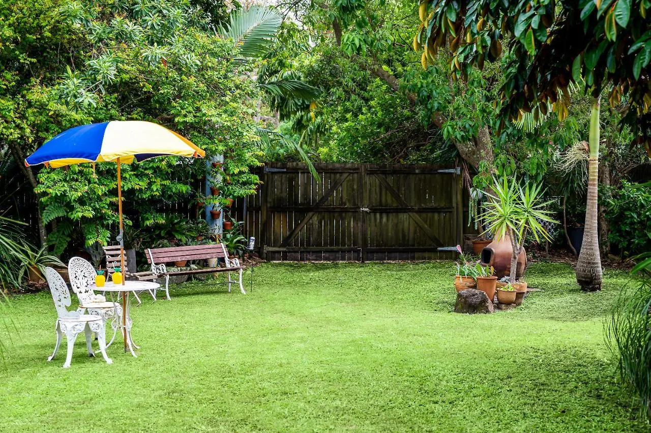 Semesterbostad Cottonwood Cottage - Couples 'Pet Friendly' Retro Escape Mudjimba Australien